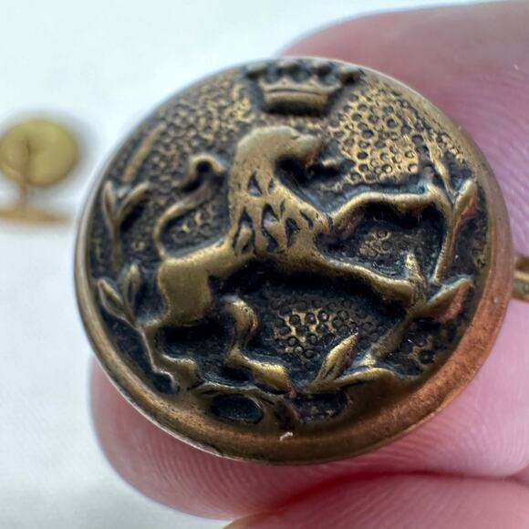 Antique Brass Buttons 4 Pieces Lion Cufflinks Army Uniform Copper Backs Round - Picture 4 of 5